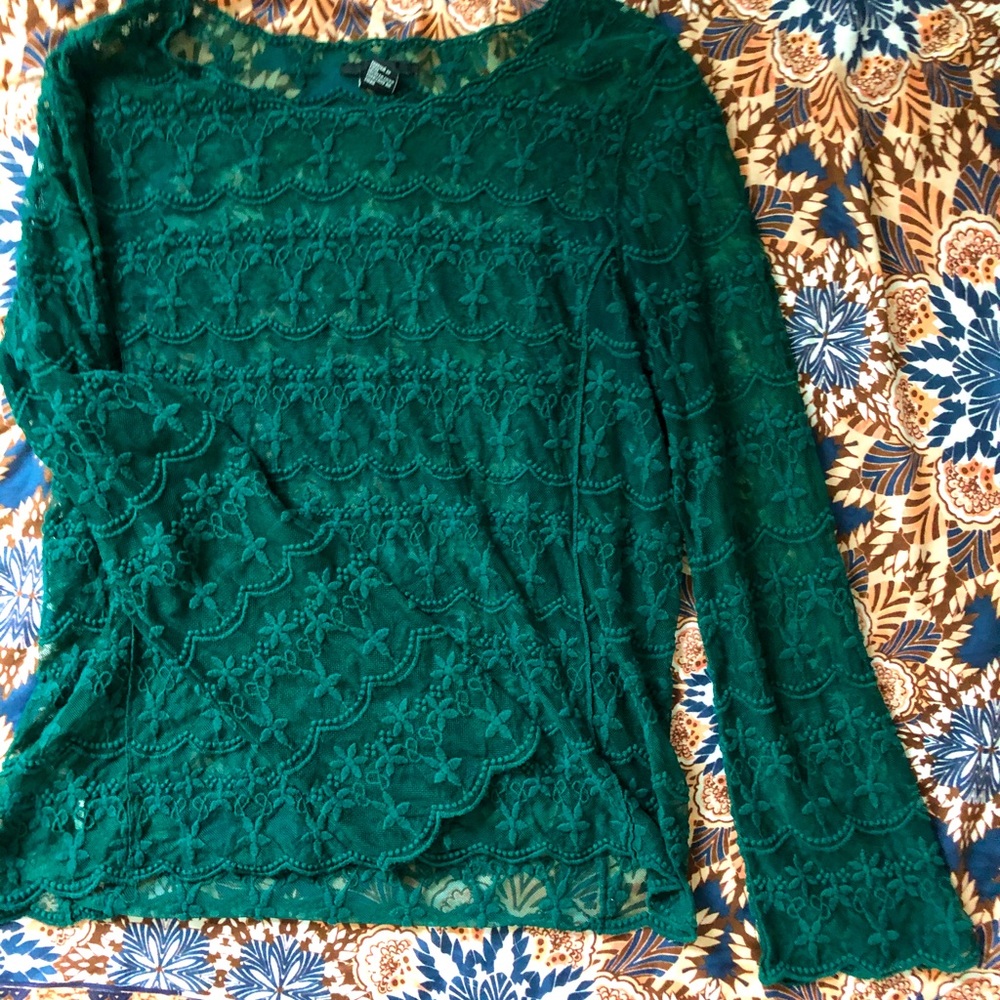 🌲3/$15 or 2/$10 Green Lace Top